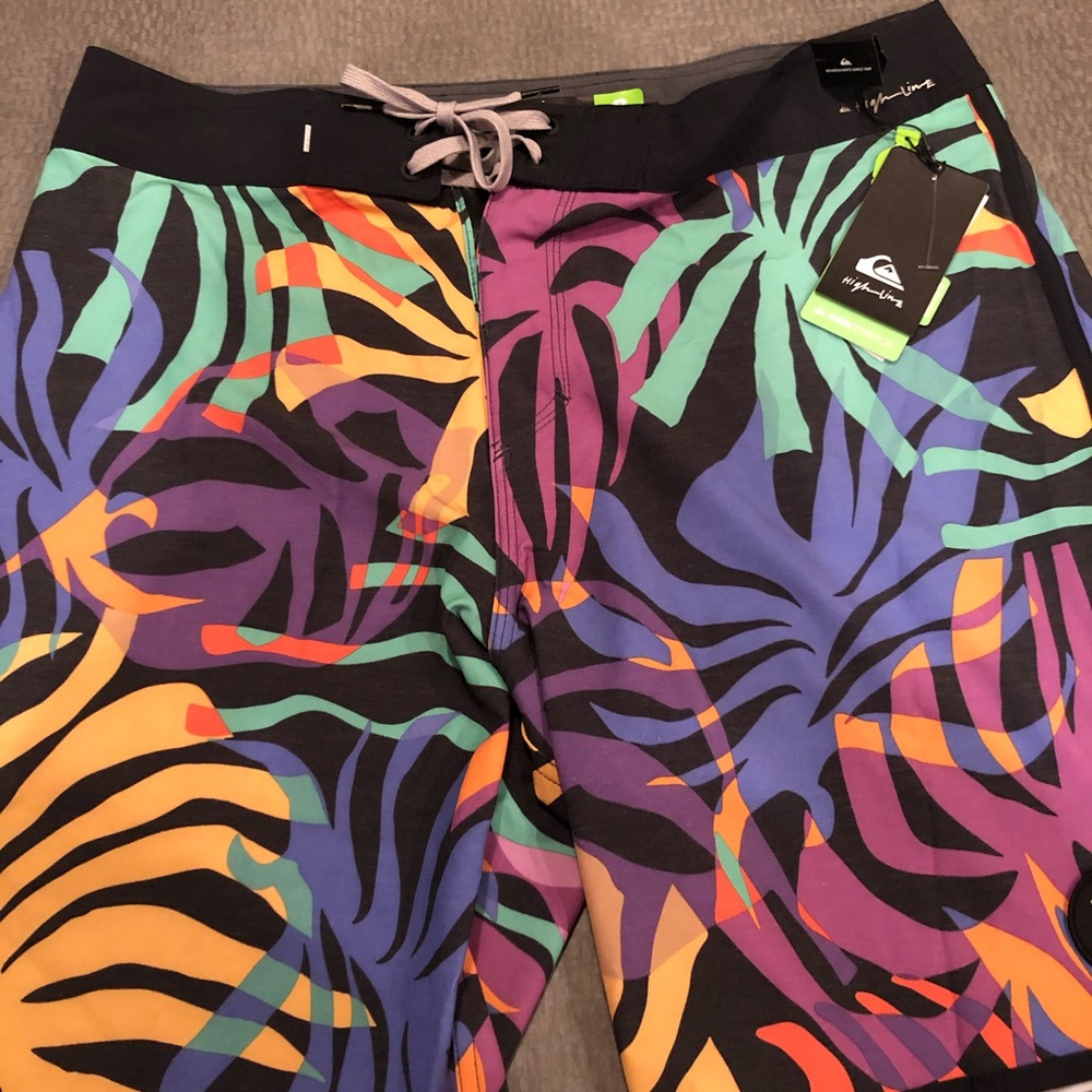Men’s NEW Quicksilver Board Shorts Sz 34